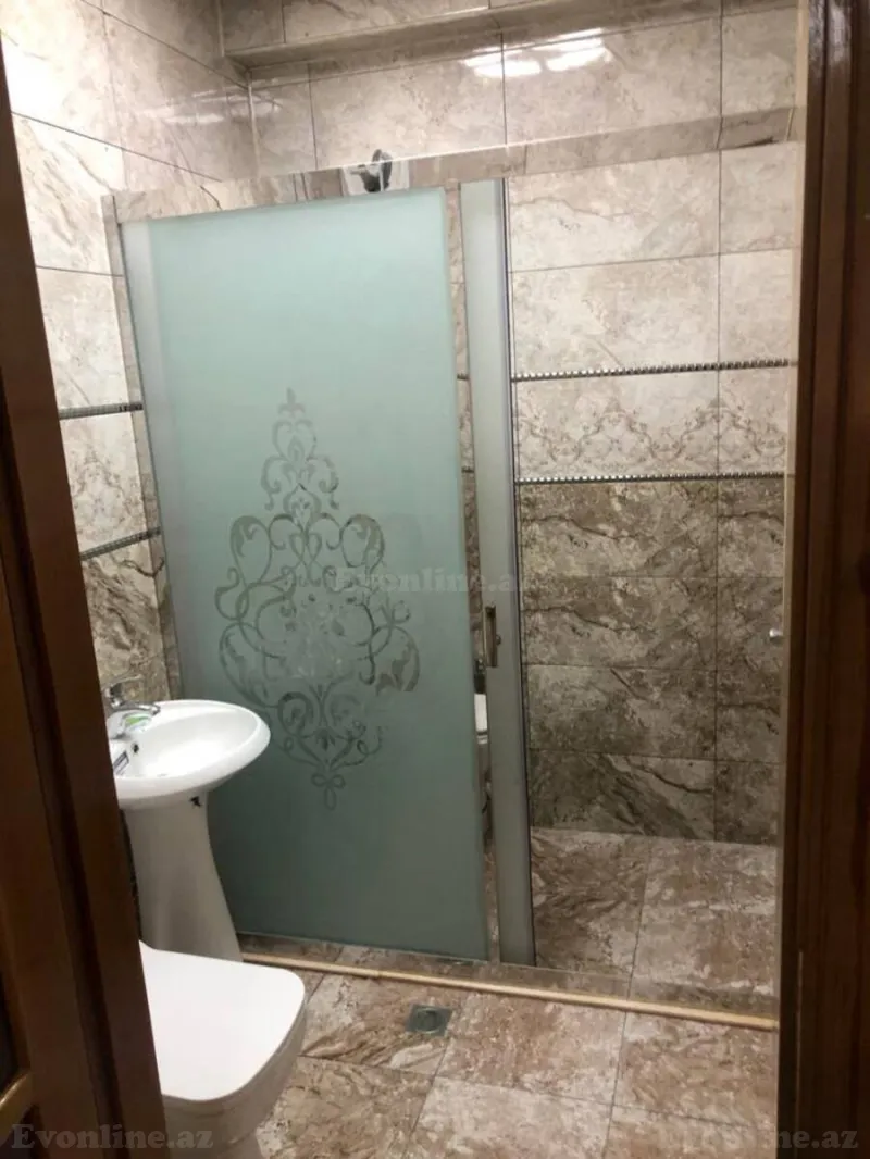Kirayə verilir 3 otaqlı Mənzil Yeni tikili 140 m² 28 May m. - şəkil 19
