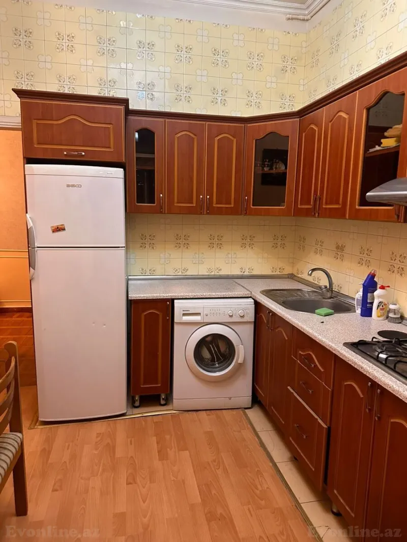 Kirayə verilir 3 otaqlı Mənzil Köhnə tikili 86 m² Yasamal r. - şəkil 12