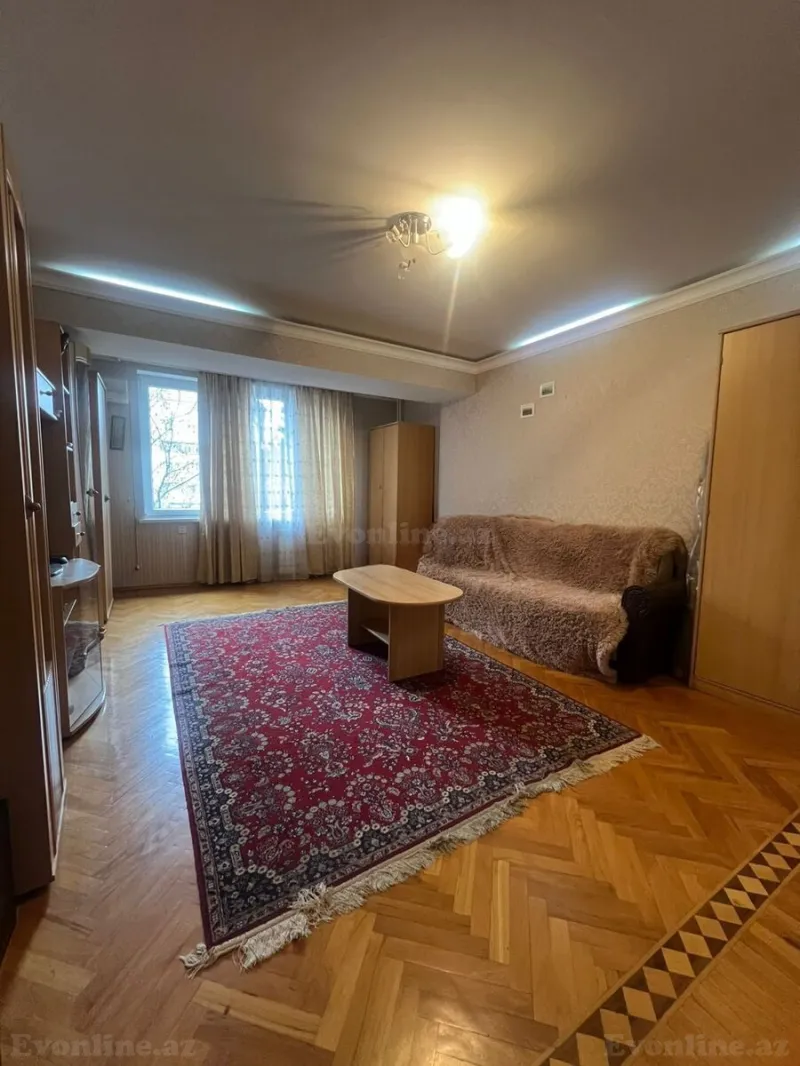 Kirayə verilir 1 otaqlı Mənzil Köhnə tikili 50 m² Gənclik m.