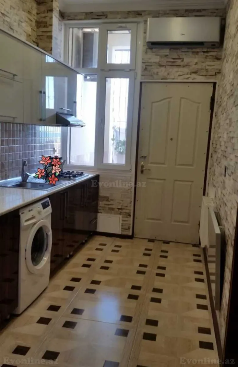 Kirayə verilir 3 otaqlı Həyət evi 52 m² Səbail r. - şəkil 3