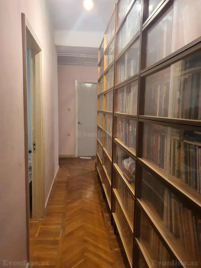 Satılır 4 otaqlı Mənzil Köhnə tikili 200 m² Səbail r. - şəkil 3