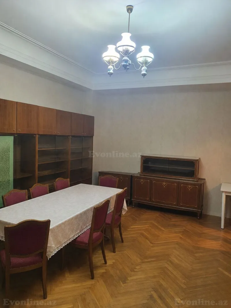 Satılır 4 otaqlı Mənzil Köhnə tikili 200 m² Səbail r. - şəkil 7