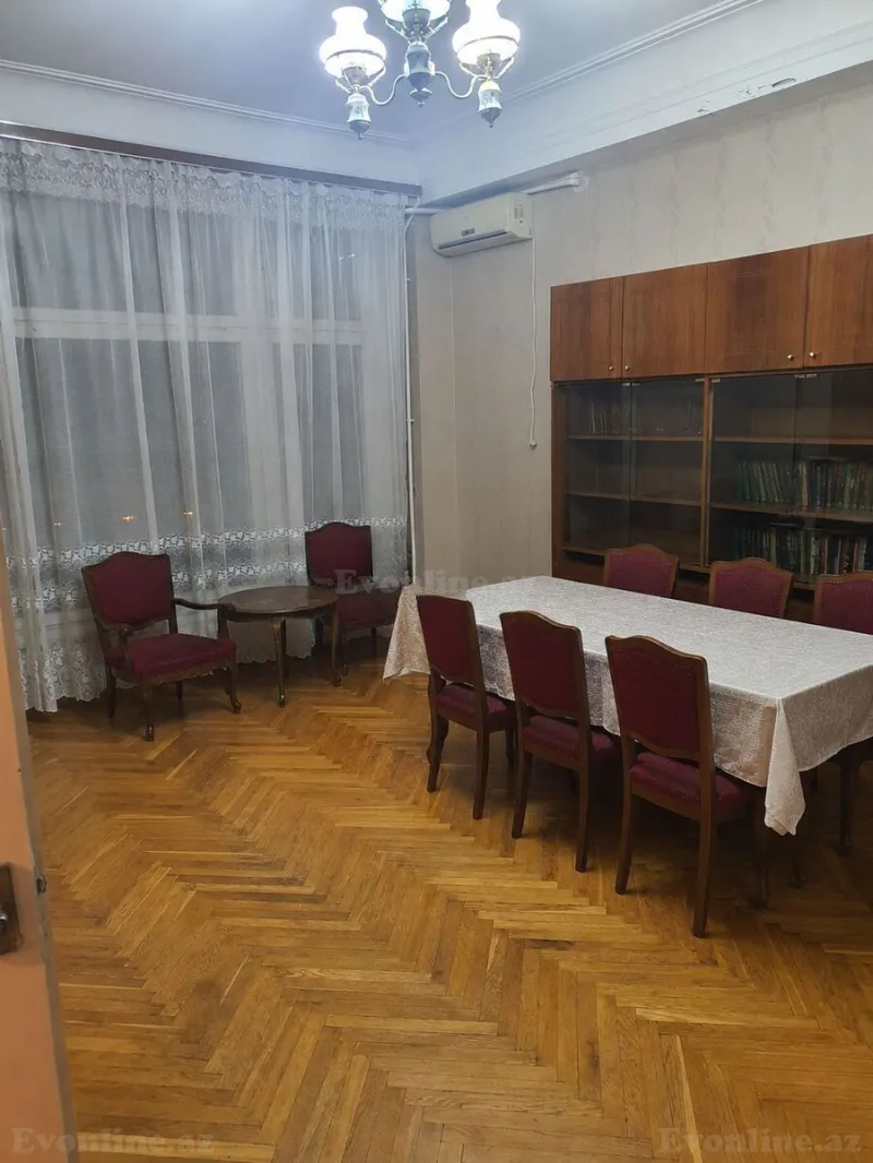 Satılır 4 otaqlı Mənzil Köhnə tikili 200 m² Səbail r. - şəkil 8