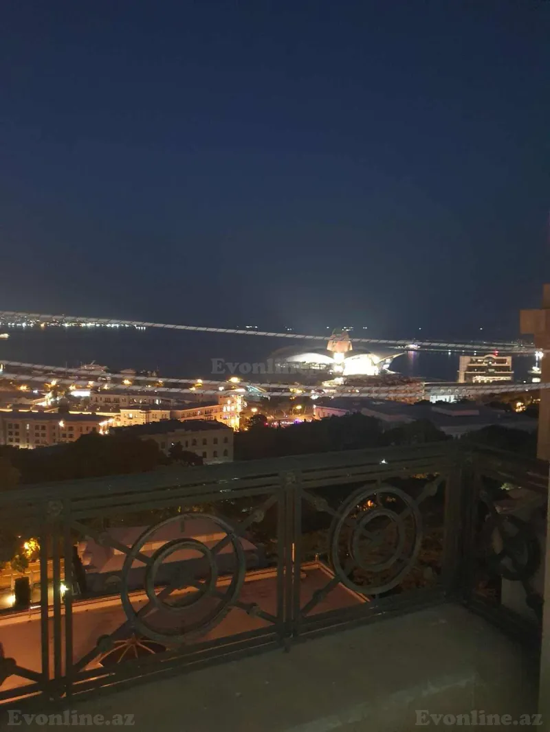Satılır 4 otaqlı Mənzil Köhnə tikili 200 m² Səbail r. - şəkil 9