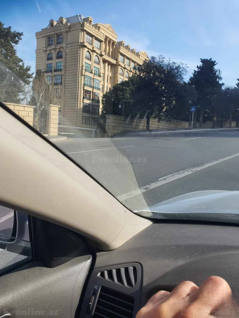Satılır 4 otaqlı Mənzil Köhnə tikili 200 m² Səbail r. - şəkil 16