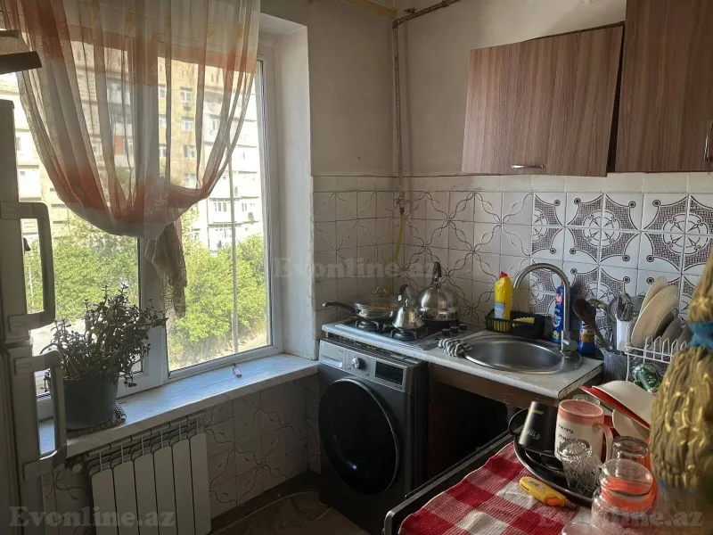 Satılır 2 otaqlı Mənzil Köhnə tikili 45 m² Neftçilər m. - şəkil 3