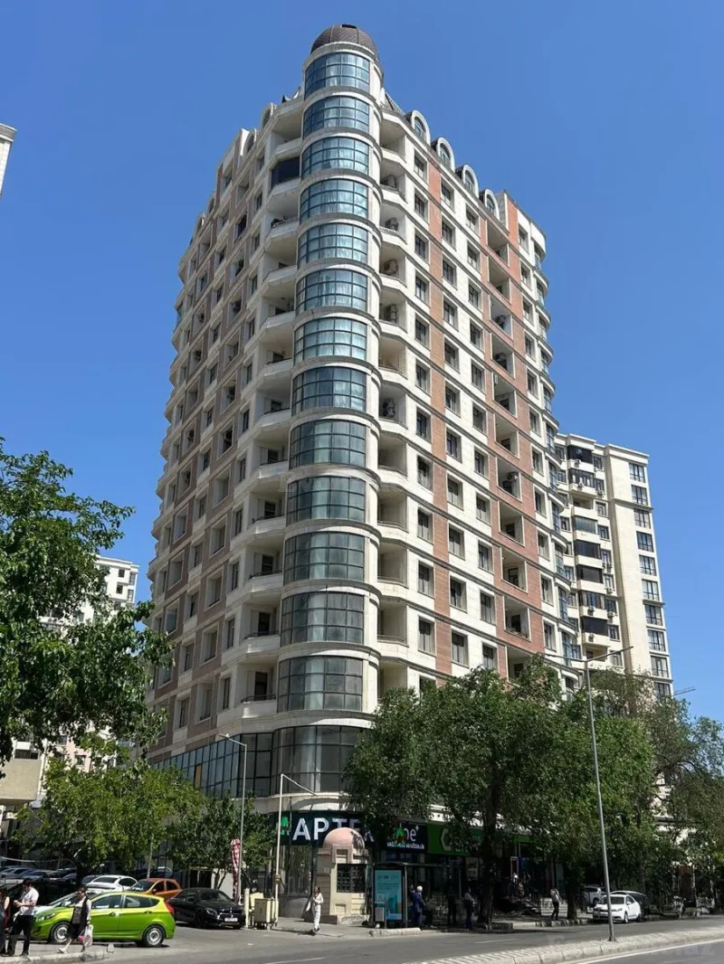 Satılır 2 otaqlı Mənzil Yeni tikili 90 m² Gənclik m. - şəkil 2