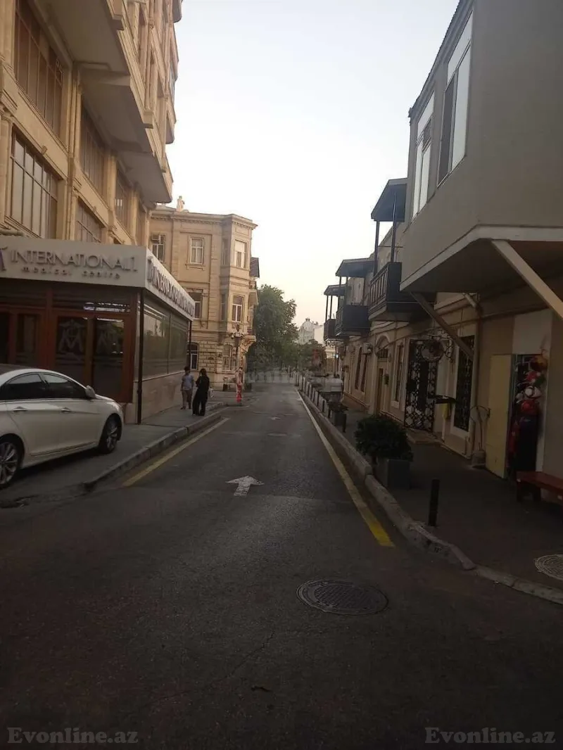 Bakı, Nəsimi r., Sahil m.da 3 otaqlı mənzil satılır