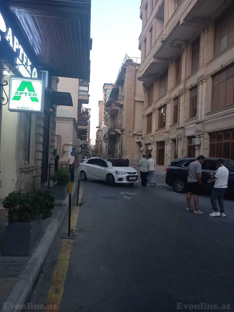 Satılır 3 otaqlı Mənzil Köhnə tikili 46 m² Sahil m. - şəkil 4