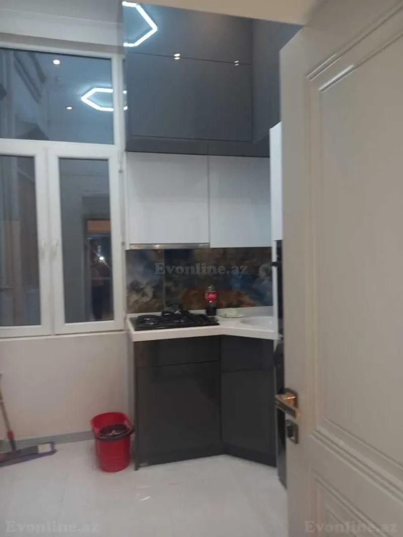 Satılır 3 otaqlı Mənzil Köhnə tikili 46 m² Sahil m. - şəkil 8