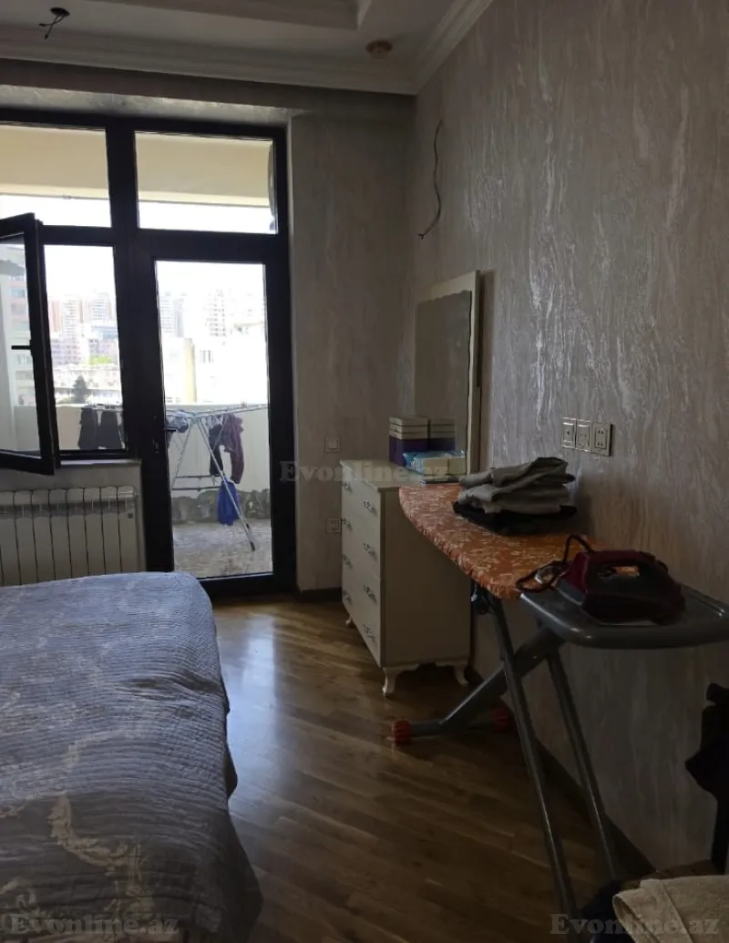 Kirayə verilir 2 otaqlı Mənzil Yeni tikili 10 m² 4-cü mikrorayon - şəkil 2