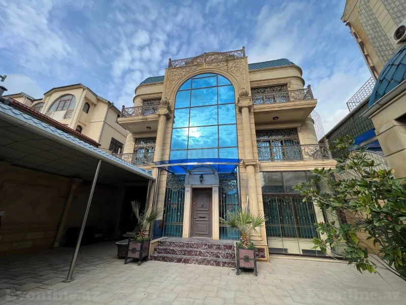 8 otaqlı Həyət evi 1000 m² Gənclik m. Satılır