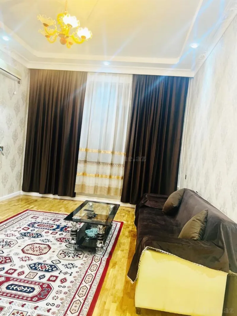 2 otaqlı Mənzil 80 m² 28 May m. Kirayə verilir