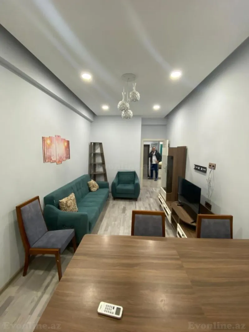 2 otaqlı Mənzil 60 m² İnşaatçılar m. Kirayə verilir