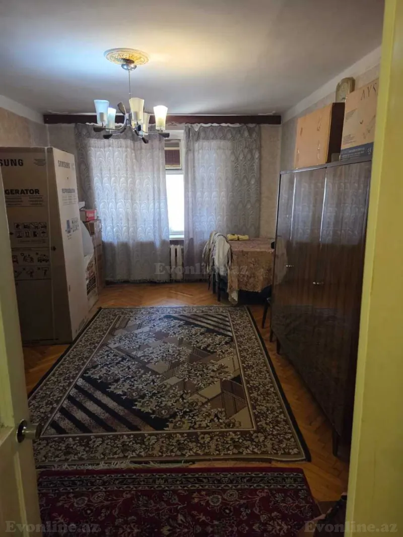 Bakı, Yasamal r., İnşaatçılar m.da 3 otaqlı mənzil satılır