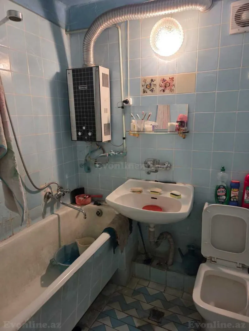 Satılır 3 otaqlı Mənzil Köhnə tikili 80 m² İnşaatçılar m. - şəkil 3