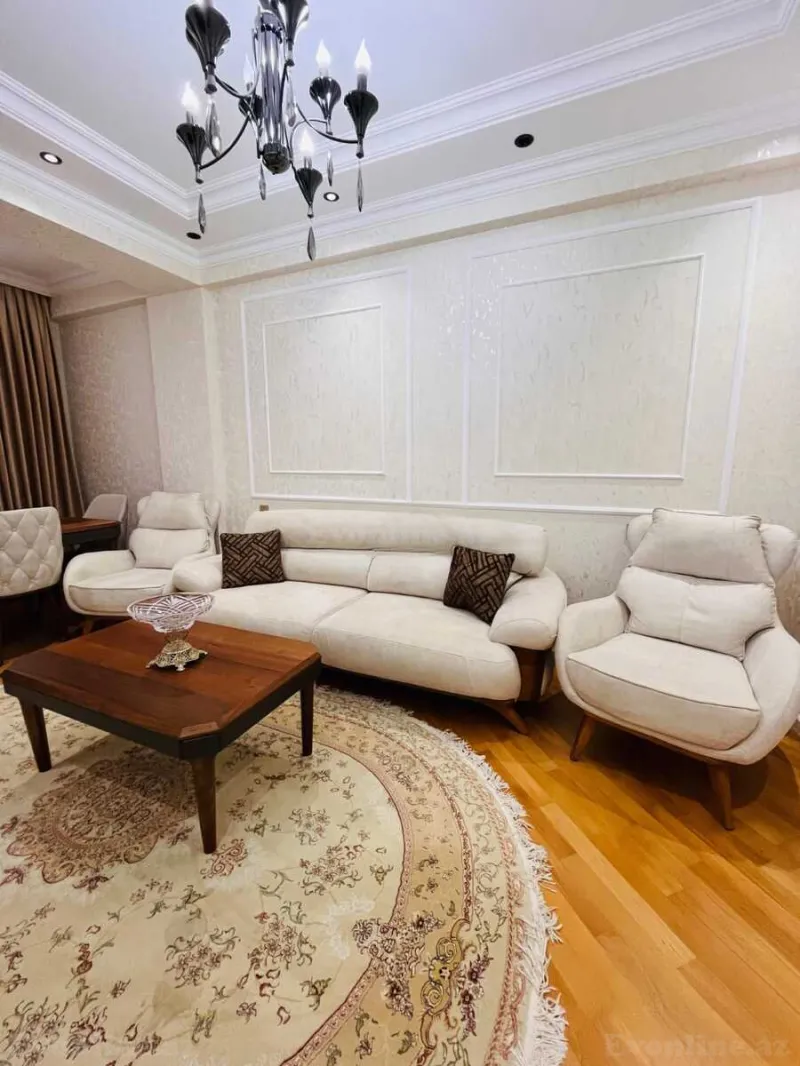 Bakı, Səbail r.da 3 otaqlı mənzil satılır