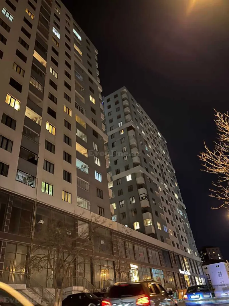 Satılır 3 otaqlı Mənzil Yeni tikili 105.5 m² Səbail r. - şəkil 2