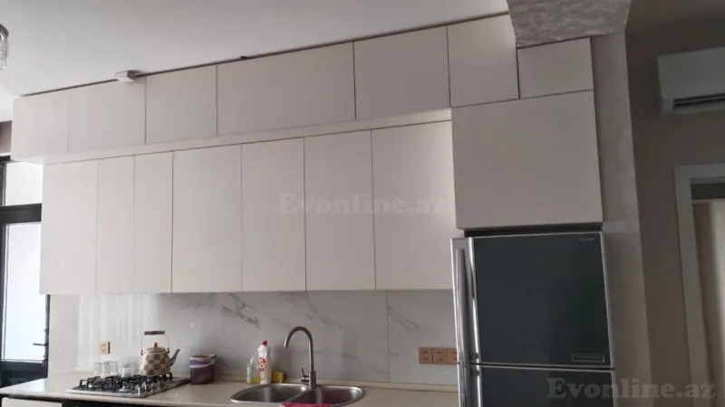 Kirayə verilir 3 otaqlı Mənzil Yeni tikili 85 m² İnşaatçılar m. - şəkil 3