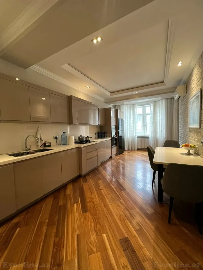Satılır 4 otaqlı Mənzil Yeni tikili 214 m² Nəriman Nərimanov m. - şəkil 8