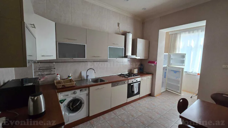 Satılır 3 otaqlı Mənzil Köhnə tikili 110 m² Sahil m. - şəkil 9