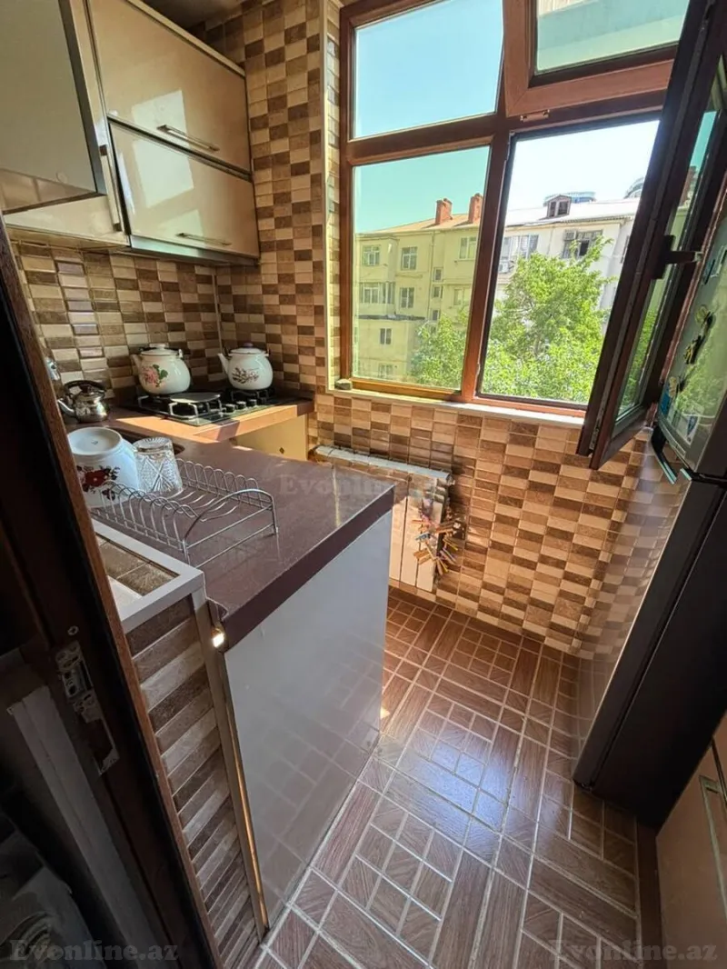 Satılır 2 otaqlı Mənzil Köhnə tikili 31 m² Nizami m. - şəkil 5