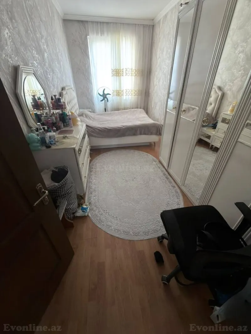Satılır 2 otaqlı Mənzil Köhnə tikili 55 m² Gənclik m. - şəkil 3