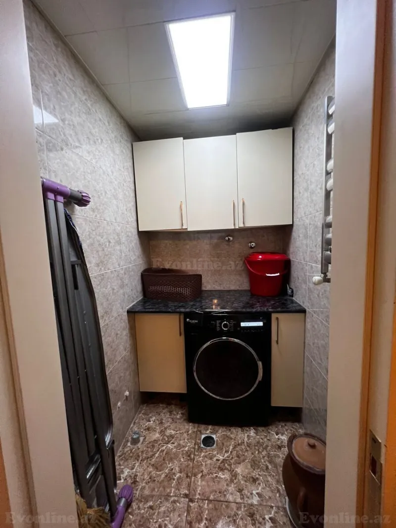 Kirayə verilir 4 otaqlı Mənzil Yeni tikili 236 m² İnşaatçılar m. - şəkil 22