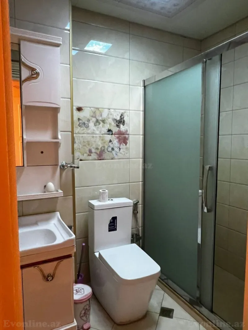 Kirayə verilir 4 otaqlı Mənzil Yeni tikili 236 m² İnşaatçılar m. - şəkil 23