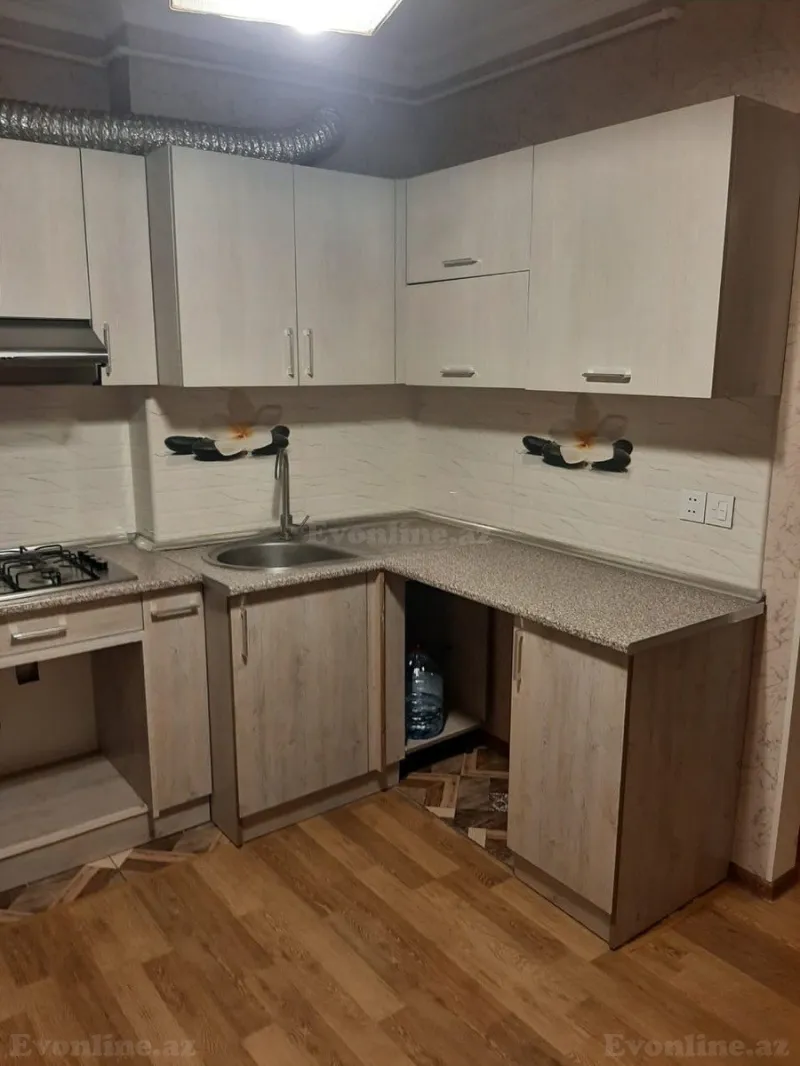 Satılır 4 otaqlı Mənzil Köhnə tikili 104 m² Xətai r. - şəkil 3