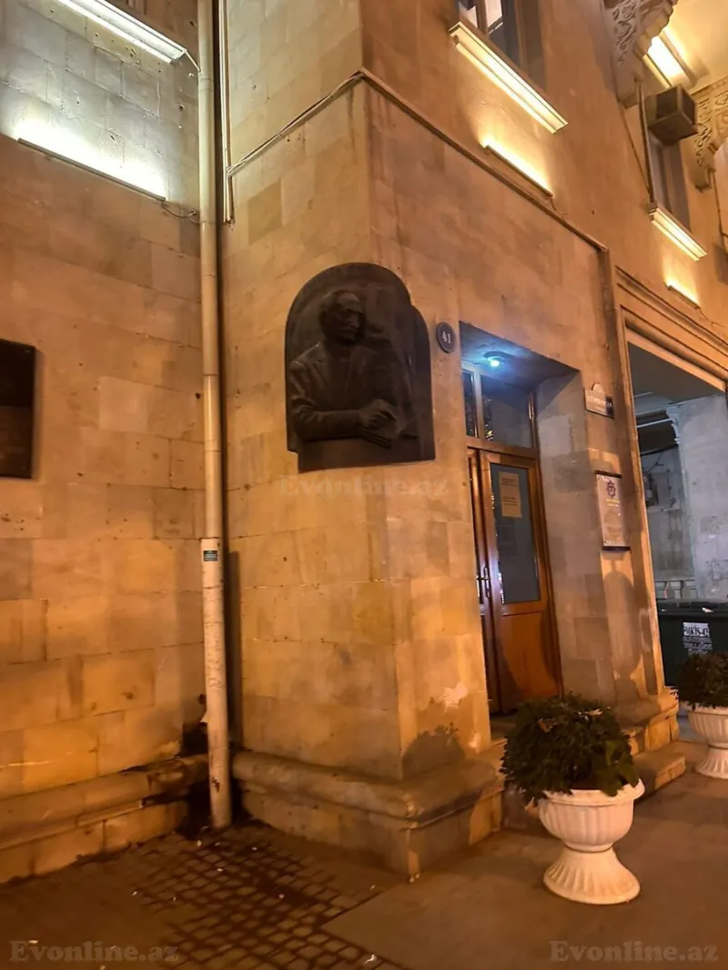Kirayə verilir 3 otaqlı Mənzil Köhnə tikili 86 m² Səbail r. - şəkil 3