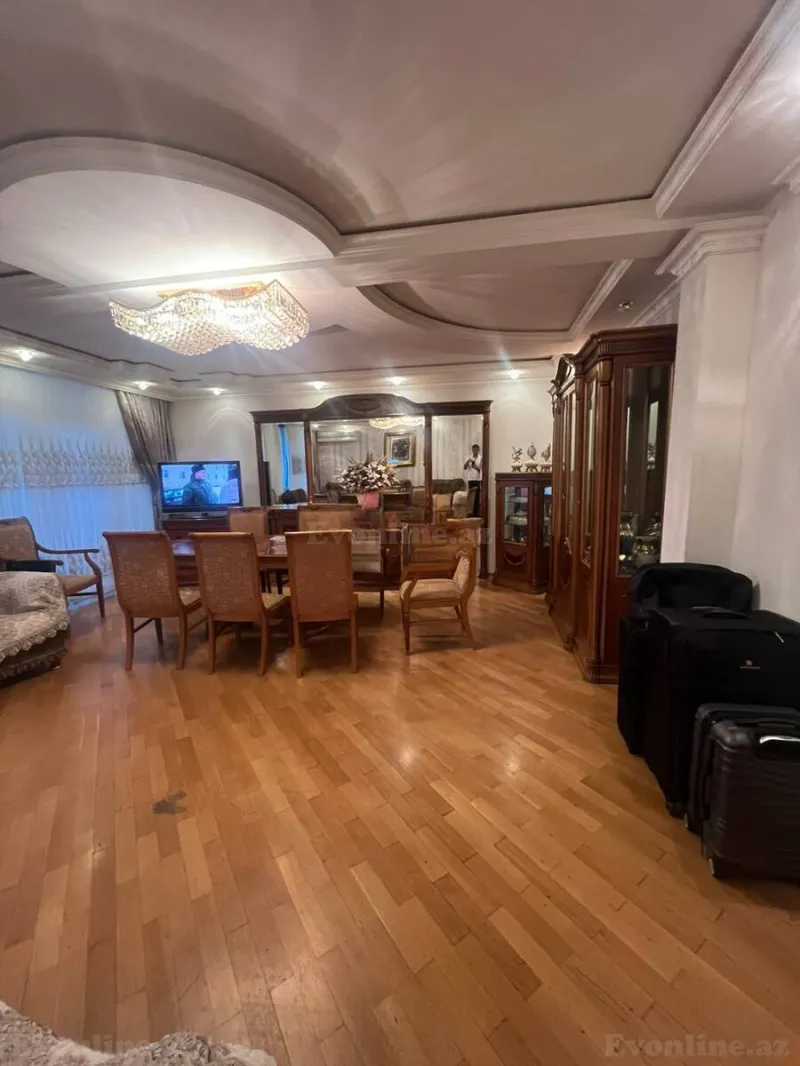 Satılır 5 otaqlı Mənzil Köhnə tikili 130 m² Bakıxanov - şəkil 9