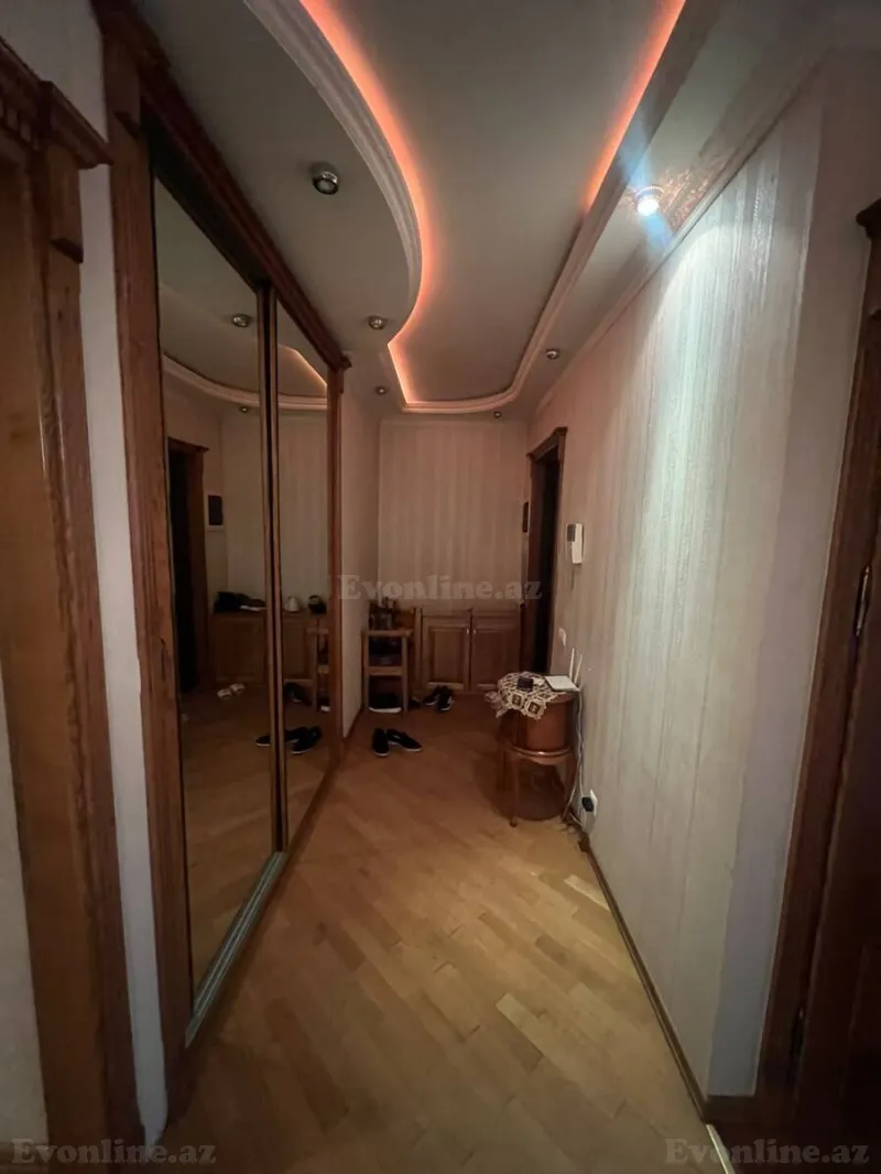 Satılır 5 otaqlı Mənzil Köhnə tikili 130 m² Bakıxanov - şəkil 10