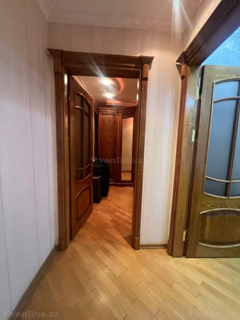 Satılır 5 otaqlı Mənzil Köhnə tikili 130 m² Bakıxanov - şəkil 14