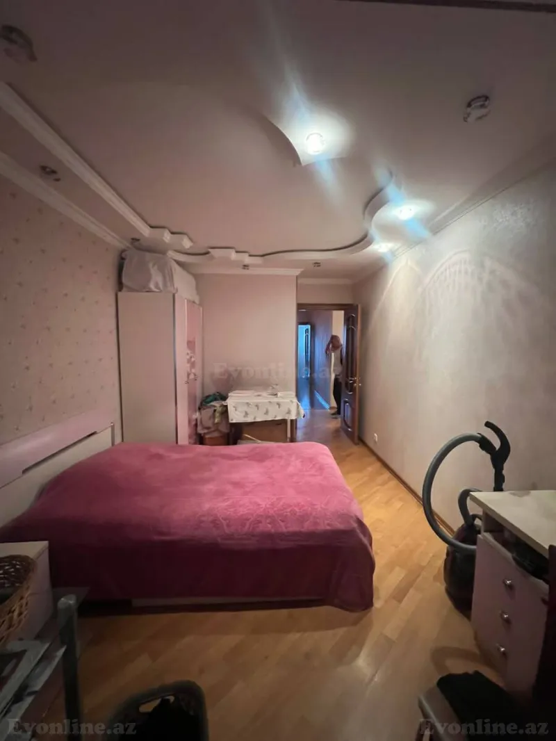 Satılır 5 otaqlı Mənzil Köhnə tikili 130 m² Bakıxanov - şəkil 16