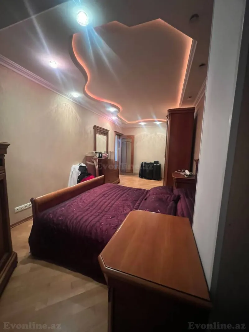 Satılır 5 otaqlı Mənzil Köhnə tikili 130 m² Bakıxanov - şəkil 17