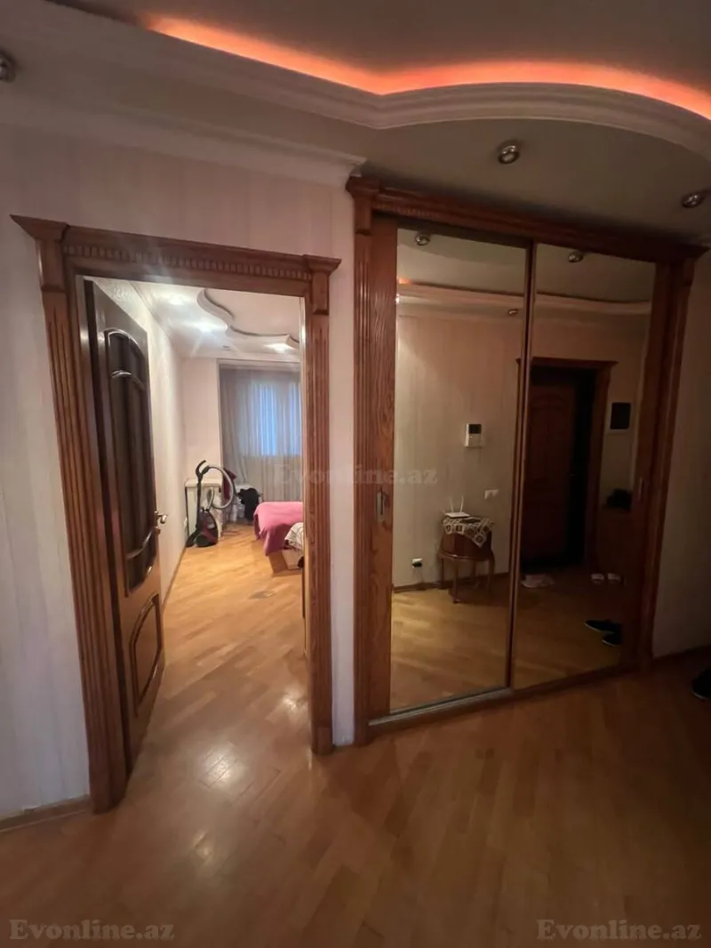 Satılır 5 otaqlı Mənzil Köhnə tikili 130 m² Bakıxanov - şəkil 18