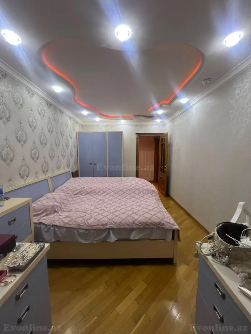 Satılır 5 otaqlı Mənzil Köhnə tikili 130 m² Bakıxanov - şəkil 19