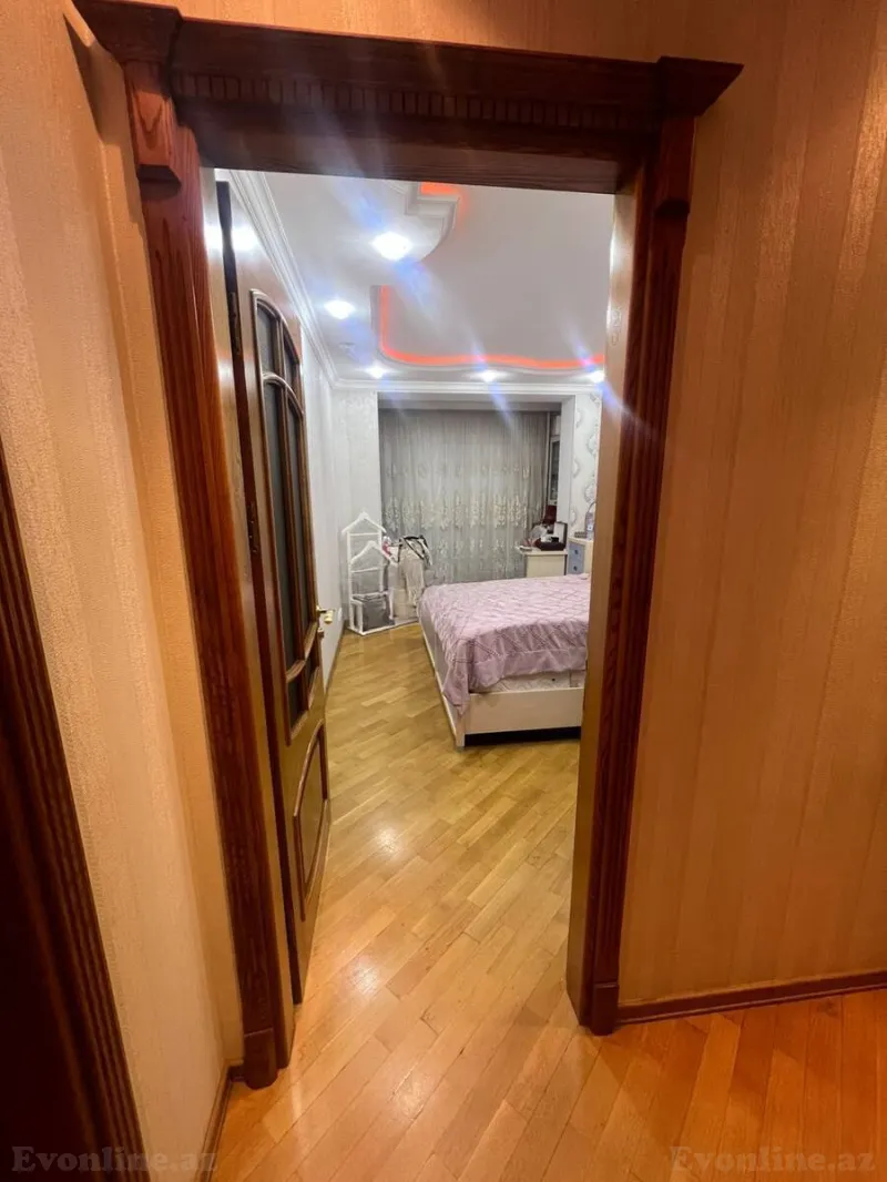 Satılır 5 otaqlı Mənzil Köhnə tikili 130 m² Bakıxanov - şəkil 24