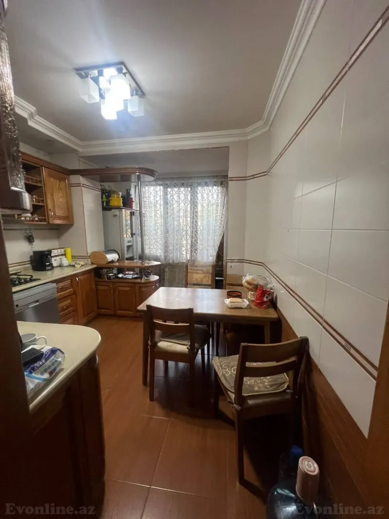 Satılır 5 otaqlı Mənzil Köhnə tikili 130 m² Bakıxanov - şəkil 26