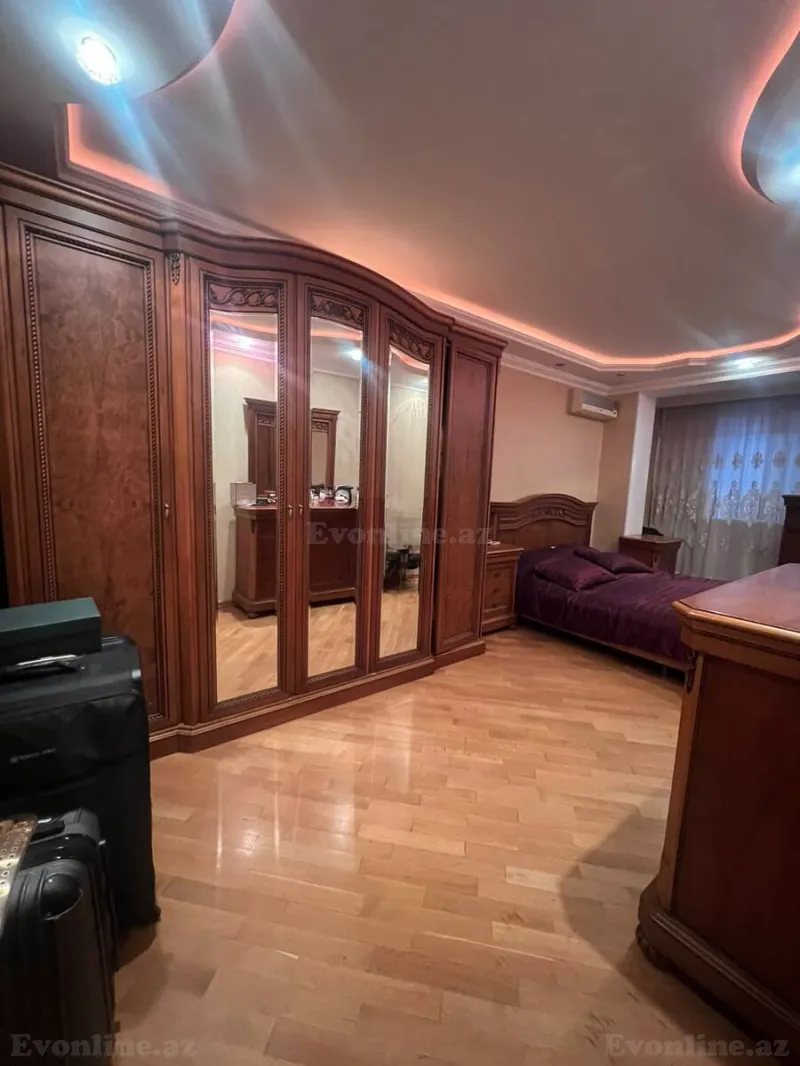 Satılır 5 otaqlı Mənzil Köhnə tikili 130 m² Bakıxanov - şəkil 27