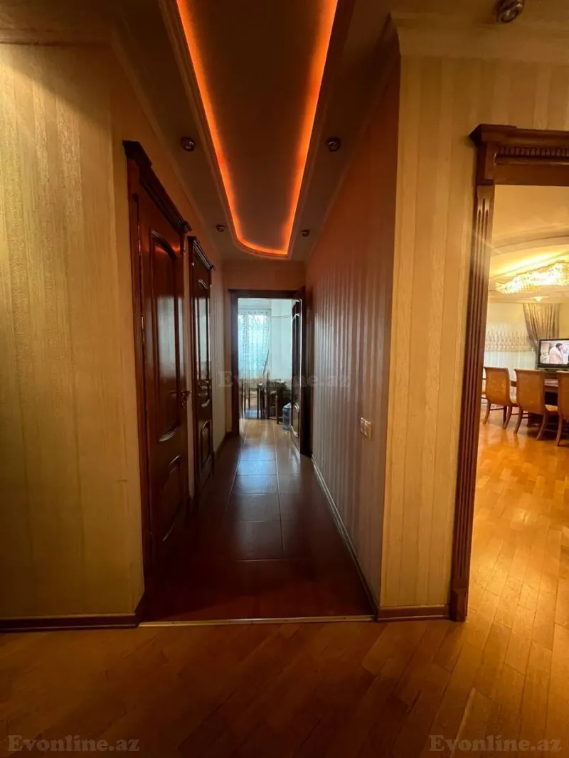 Satılır 5 otaqlı Mənzil Köhnə tikili 130 m² Bakıxanov - şəkil 28