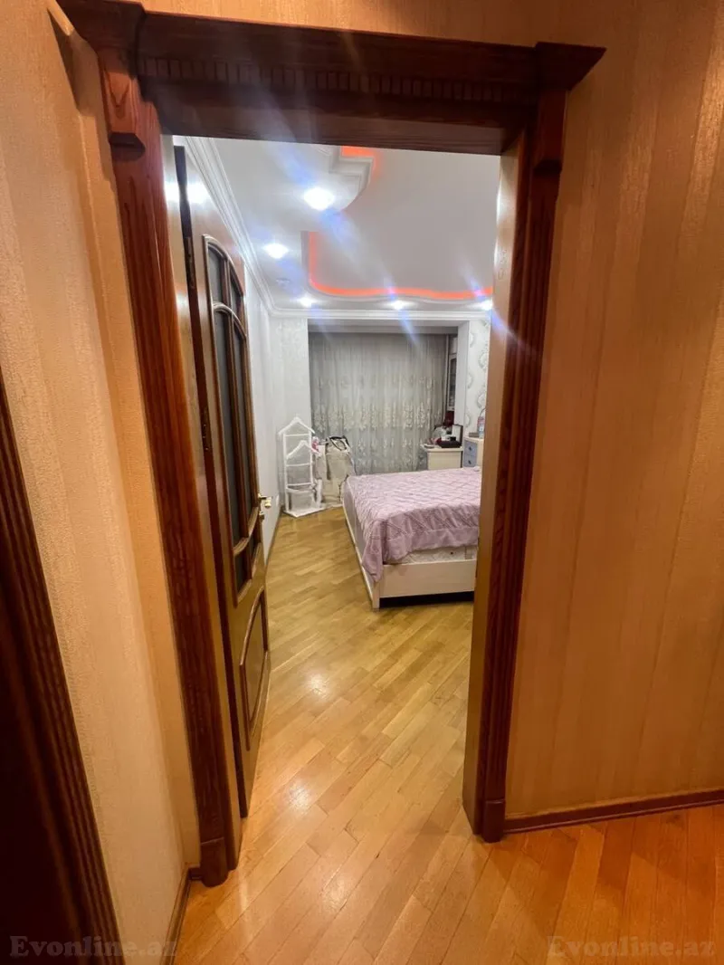 Satılır 5 otaqlı Mənzil Köhnə tikili 130 m² Bakıxanov - şəkil 30