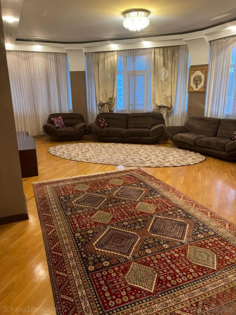 3 otaqlı Mənzil 135 m² Xətai r. Kirayə verilir