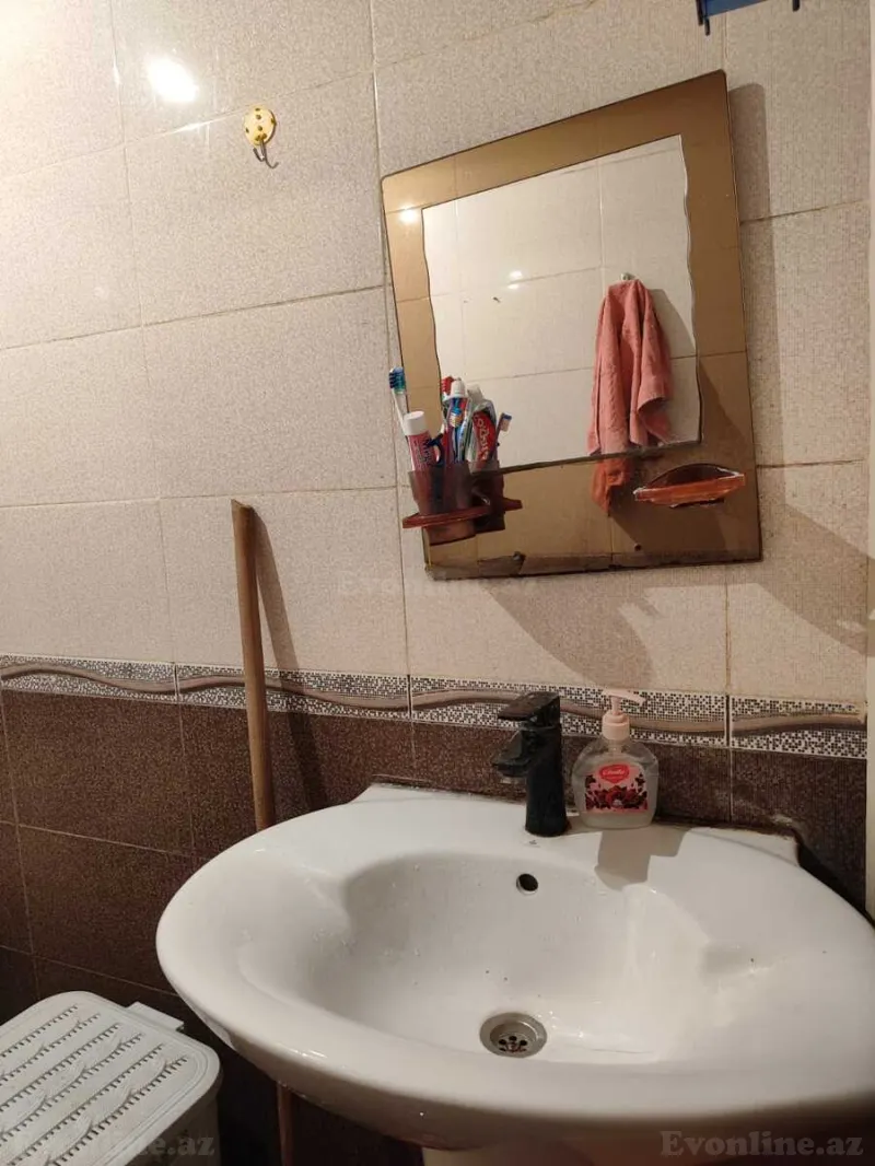 Satılır 2 otaqlı Mənzil Köhnə tikili 60 m² 20 Yanvar m. - şəkil 18