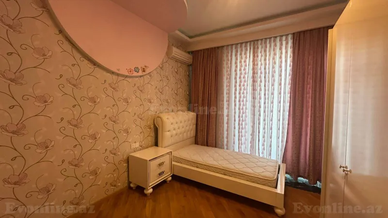 Kirayə verilir 4 otaqlı Mənzil Yeni tikili 200 m² 28 May m. - şəkil 21