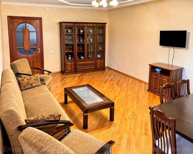 Satılır 2 otaqlı Mənzil Yeni tikili 70 m² Gənclik m. - şəkil 2