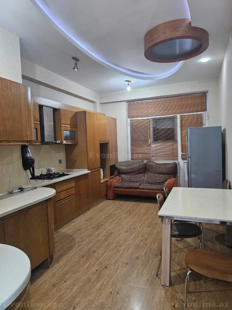 Kirayə verilir 3 otaqlı Mənzil Yeni tikili 129 m² İnşaatçılar m. - şəkil 4