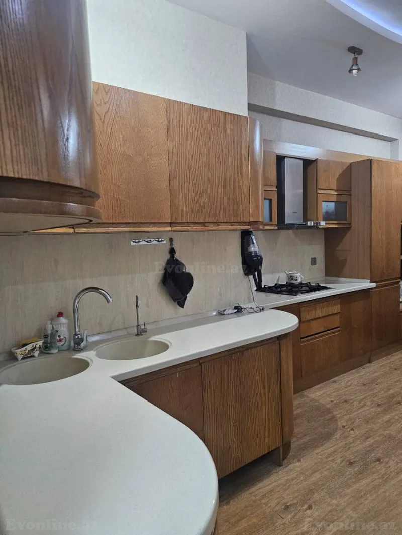Kirayə verilir 3 otaqlı Mənzil Yeni tikili 129 m² İnşaatçılar m. - şəkil 5
