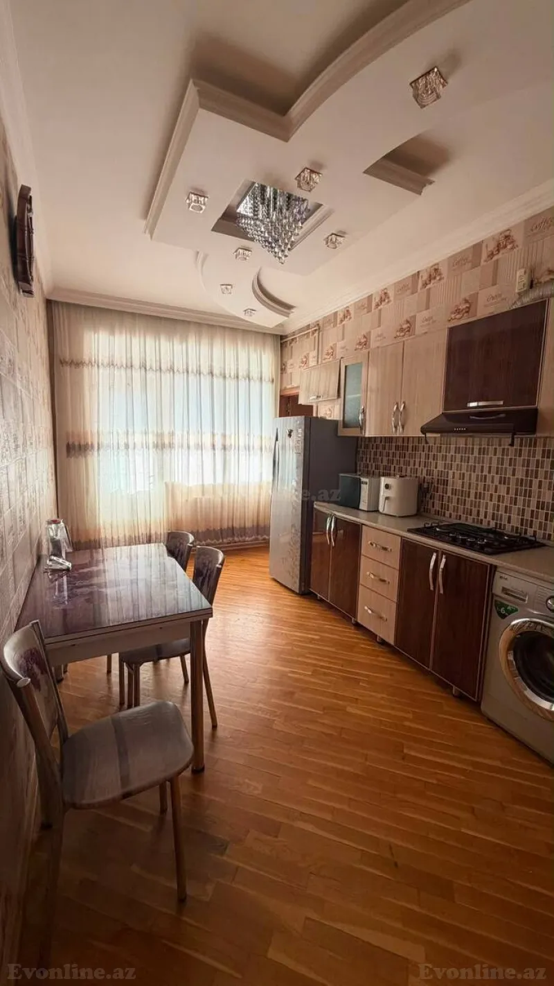 3 otaqlı Mənzil 103 m² Azadlıq prospekti m. Kirayə verilir
